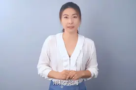 郭晶晶罕见穿职场装！一袭白衬衫干练又大气，老公站在旁边都逊色图片