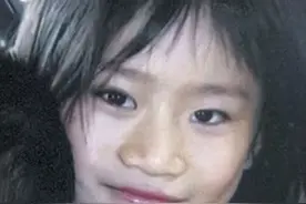 04年，福建8岁女童在新加坡失踪，21天后才发现她被封在水果箱内图片