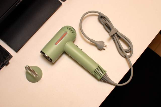 吹风机也带显示屏？11万转的Joymay高速吹风机上架小米有品