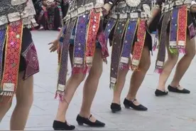 为什么穿超短裙图片