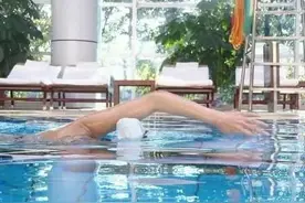 成人自学自由泳最关键的三个技术要点！图片