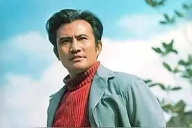 影坛传奇杨在葆，铁血柔情，与妻子恩爱，给前岳母养老图片