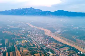 航拍陕西西安蓝田县 产美玉毗邻白鹿原距离西安40km 房价超7000元图片