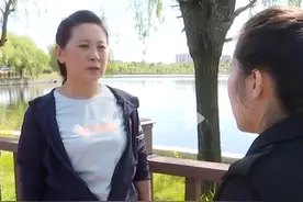 48岁漂亮大姐来相亲，见到老实大哥直摇头，说：我喜欢伺候当官的图片