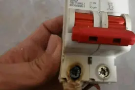 电线起火了，空气开关却没有跳闸？你知道是什么原因吗？图片