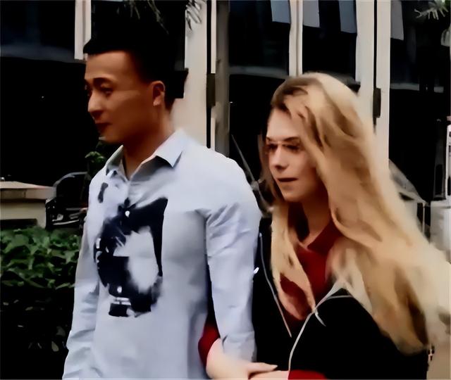 英国女孩嫁给成都小伙，上婆婆家叫爸妈不习惯，英国直接叫名字