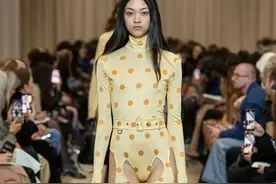 Burberry“开裆裤”让网友直呼辣眼睛！对不起，看不懂时尚了…图片