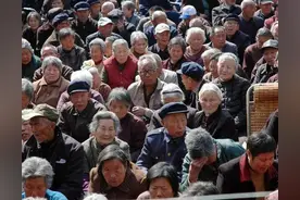 60周岁以上的农民工被辞退，他们以后的生活怎么办？图片