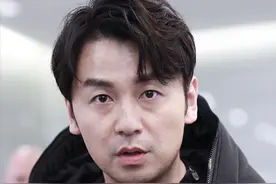 张艺谋御用男主，靠演“渣男”爆火！能力压胡歌，全靠仨贵人相助图片