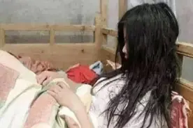 好狠的心：高校女生课间厕所产子，随后竟想亲手将他掐死！图片