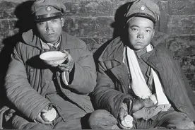 抗战时期，为何国军总打不过日军？是时候说出真相了！图片