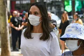 朱莉的“棉麻系”穿搭火了！舒适时髦不扮嫩，40岁女人穿好高级图片