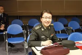 局座关门弟子李莉，因多次预判美军阴谋，被美国列入制裁黑名单图片