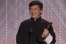 布拉德·皮特承认新片模仿成龙：我超爱他，他就像卓别林被低估了图片