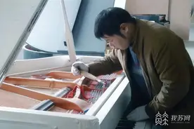 当工装打扮的粗糙大叔触碰琴键，神奇的一幕发生了！图片