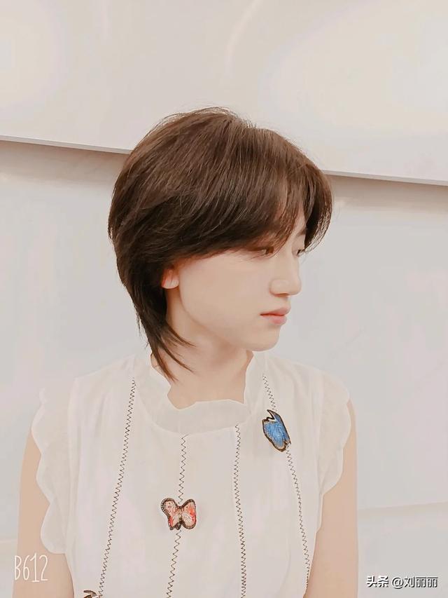 女生显高显嫩的小短发合集