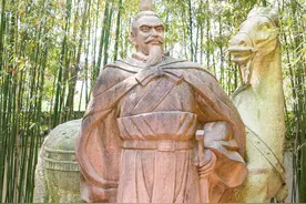 民间故事：真龙护卫刘备不落井，张飞努力爬树得老三图片