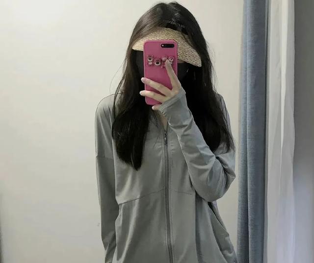 身上黑还有鸡皮疙瘩