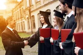 博士考公务员什么级别？四个方面详细解答图片