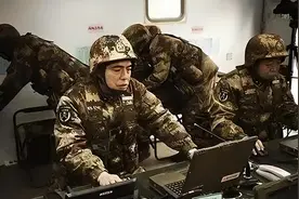 他是建国70周年阅兵式副总指挥，曾任西部战区司令员，英年早逝图片
