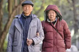 八旬科学家夫妇的“神仙爱情”：曾一同翻山越岭，也曾每天手挽手上班，如今他去世只留她孤身一人图片