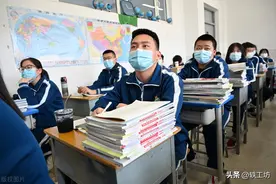 “儿子初中成绩一般，高中稳居前三”，逆袭需要3个条件，太难了图片