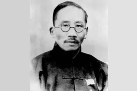 民国“狠人”蔡元培：一手捧着书卷，一手拿着炸弹图片