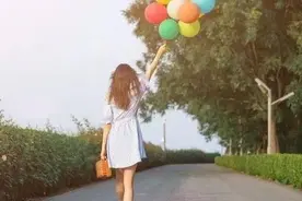 你爱的人离开你，其实只有一个原因，懂了也就不伤心了图片