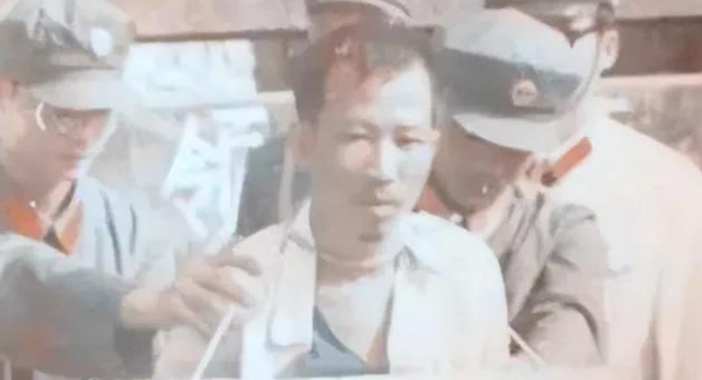 10年强奸380多人，把整个拳头塞进女子体内，警犬见了瑟瑟发抖！