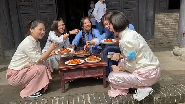 ��ÿ�ҽ���Ž��ʢ�������������õ�����ܽ�