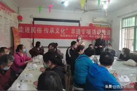 绘脸谱学扎染 居民沉浸式体验非遗文化魅力图片