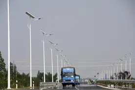太阳能路灯真的好吗？为什么城市里不使用，却在农村大力推广图片