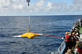 西工大“魔鬼鱼”西沙下水，可察打一体滑行60天，伏击航母核潜艇图片