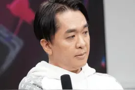 邓兆尊：三女共侍我，每人每月拿50万工资，每周还有一天休息时间图片