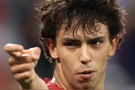 葡萄牙3-2战胜加纳！C罗点球破门创造历史，“C罗接班人”23岁的菲利克斯崭露头角图片