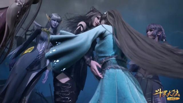 鱼鳞衣服美女图片