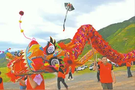 露营嘉年华，浪漫南山夜图片
