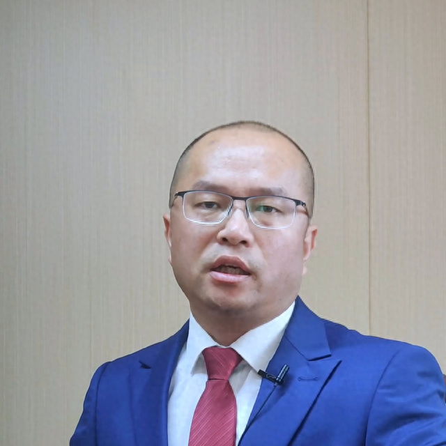 银行卡逾期多久让一次还清，银行卡逾期多久让一次还清钱 配图01