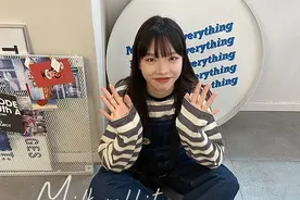 追求减龄离不开背带裤，轻松回到学生时代，初恋少女感扑面而来图片