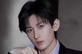 给人做绿叶龙套多年，如今凭古装美男逆袭，成毅的成名有多坎坷？图片