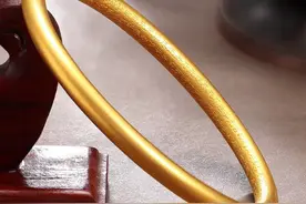 一个金手镯大概多少钱？按照这4点去买黄金手镯，能便宜一小半图片