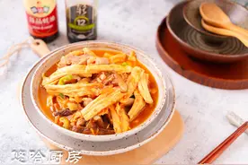 家常版的腐竹烧肉，吸满汤汁的腐竹，肥而不腻的五花肉，好吃下饭图片