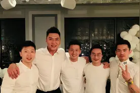 40岁林丹新球馆开业！42岁妻子身价上亿穿粉裙，气场比老公更强大图片