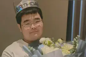 还记得《乡村爱情》里的谢腾飞吗？13岁的他是等比例放大？图片