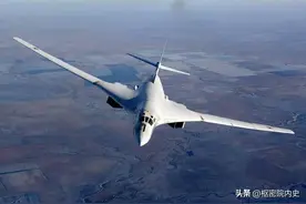 俄罗斯远程战略轰战机：图-160（白天鹅）图片
