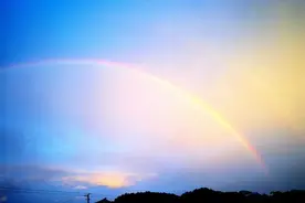 拥抱彩虹图片