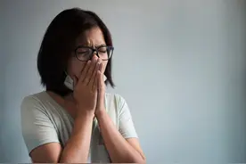 肺部有癌，咳嗽知道？出现4种咳嗽，或暗示肺癌在“敲门”图片