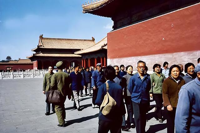 1976年，王洪文秘书突然发现不对劲，火速申请调离：这人要完蛋了