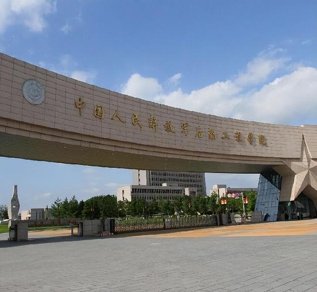 敛财成性，包养情人分为东宫西宫的中央政治局“巨贪”委员终落马