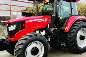 服务春耕，中国一拖东方红拖拉机产销两旺图片